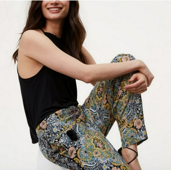 LOFT Floral Pants - Picture 3 of 9